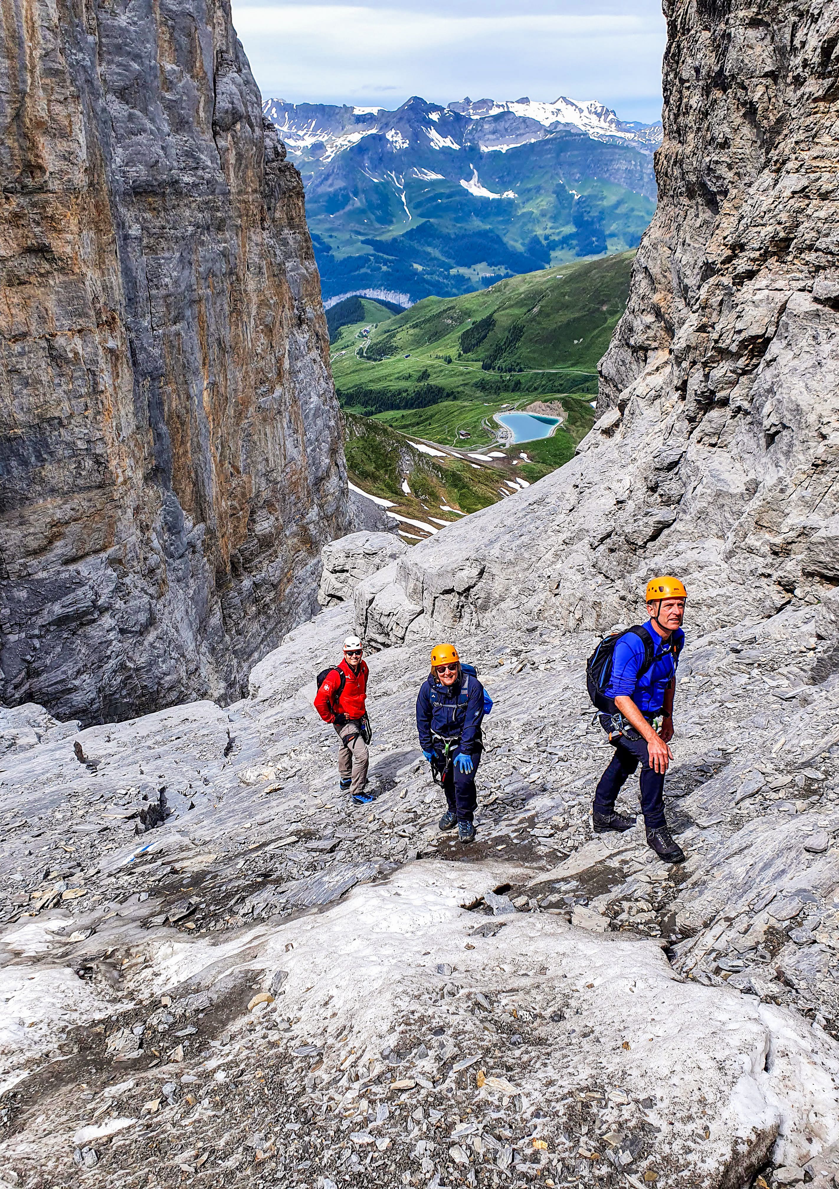 Personen im Klettersteig Rotstock am Eiger