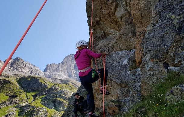 Person practices self-rescue.