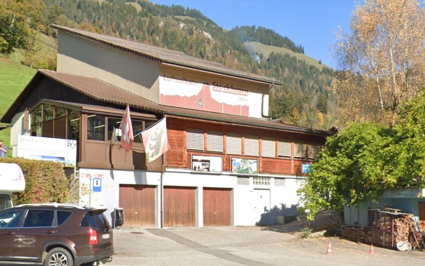 Seilbahn-Talstation Stockhor - Treffpunkt für Bungee-Springen