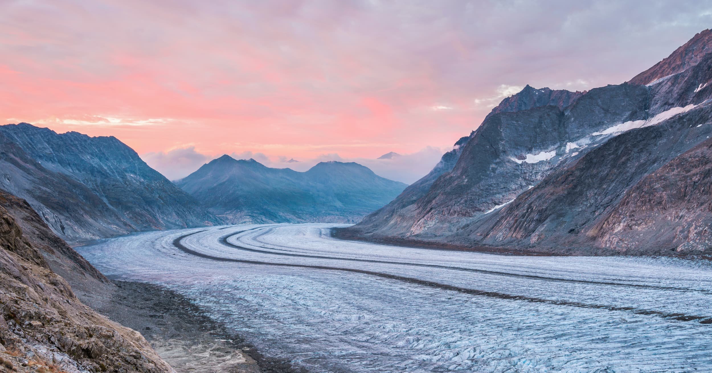 Annelies Knecht reports on her experience: hiking on the Aletsch Glacier. How she experienced the tour as a non-athlete.